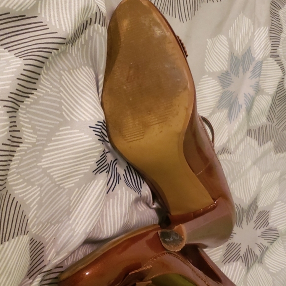Linea Paolo Amber Pumps - Picture 7 of 8